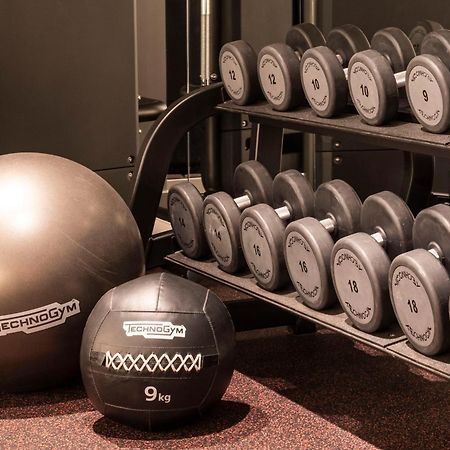 Virgin Hotels Edimburgo Esterno foto Dumbbells and exercise balls