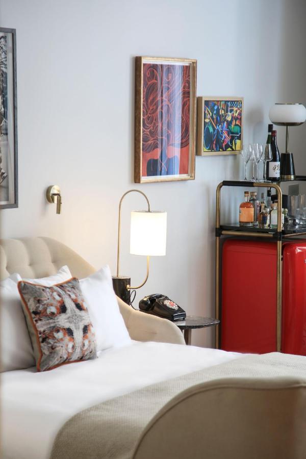 Virgin Hotels Edimburgo Esterno foto A room at the Standard East Village