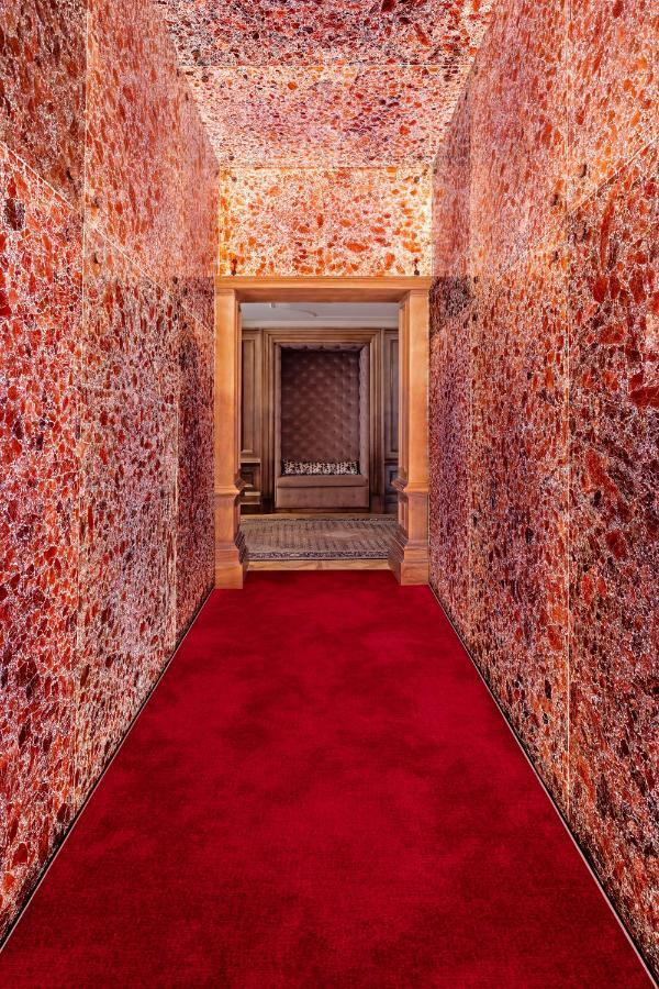 Virgin Hotels Edimburgo Esterno foto The entrance to the nightclub