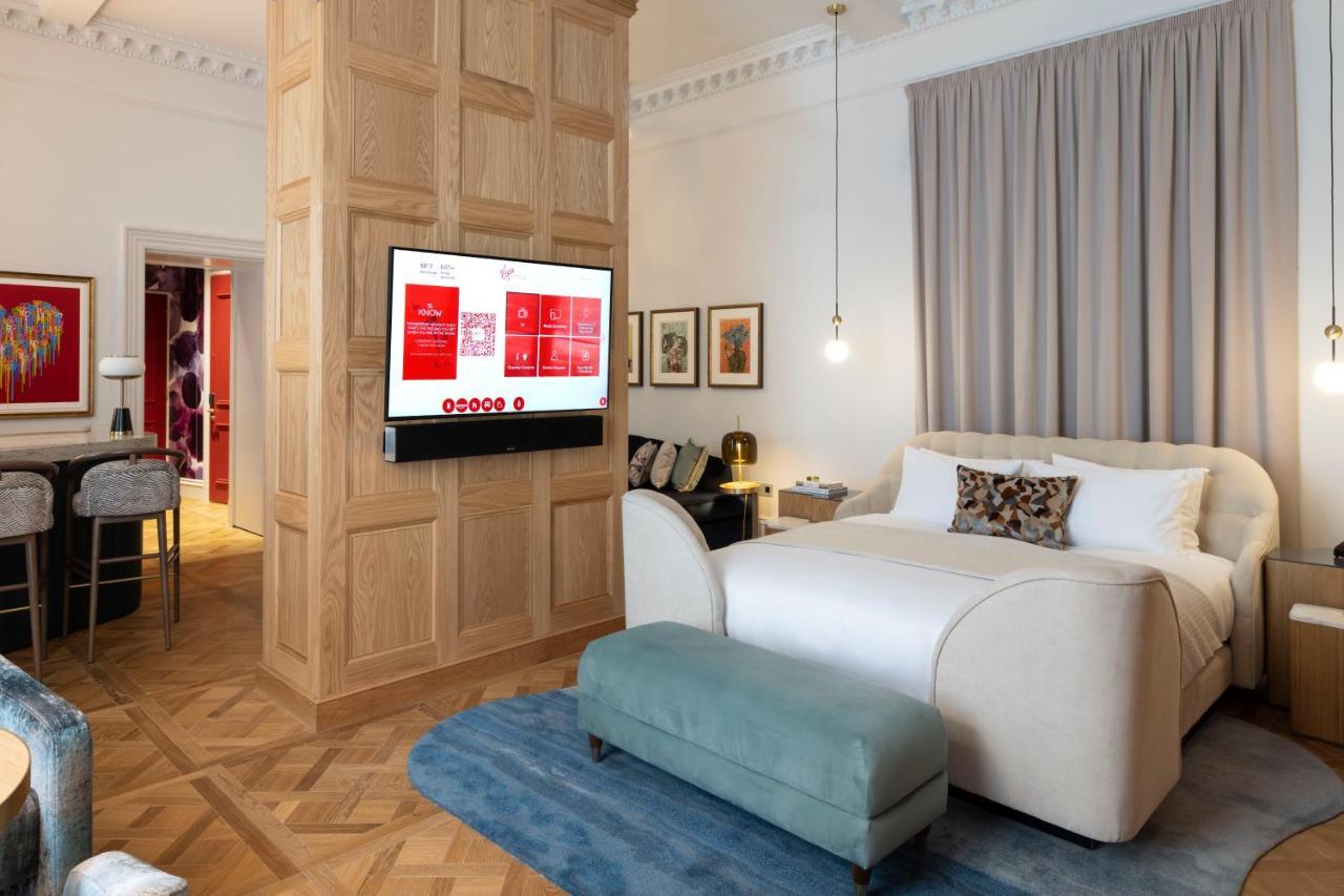 Virgin Hotels Edimburgo Esterno foto A suite at the hotel