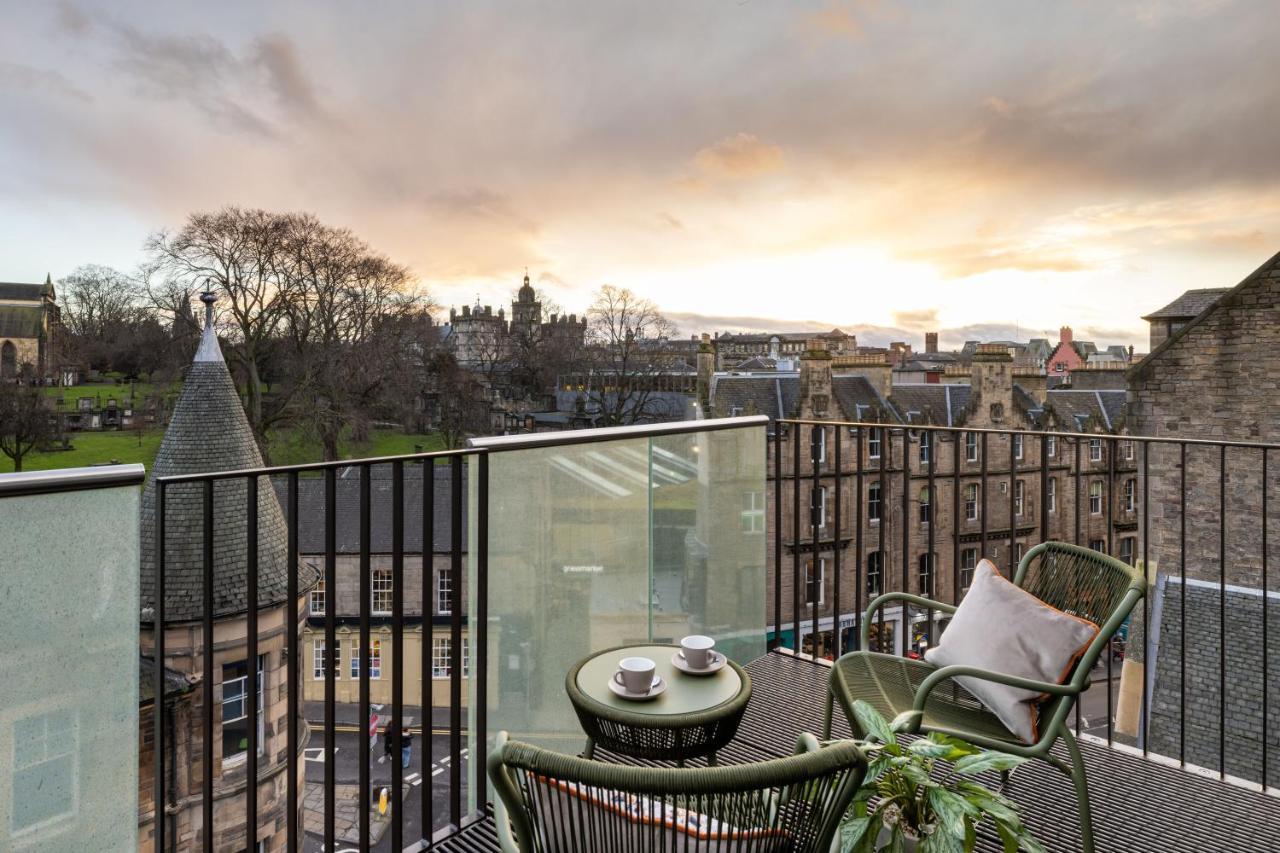 Virgin Hotels Edimburgo Esterno foto The view from the rooftop terrace